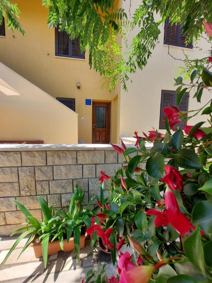 Apartment Dekovic بوريتش المظهر الخارجي الصورة